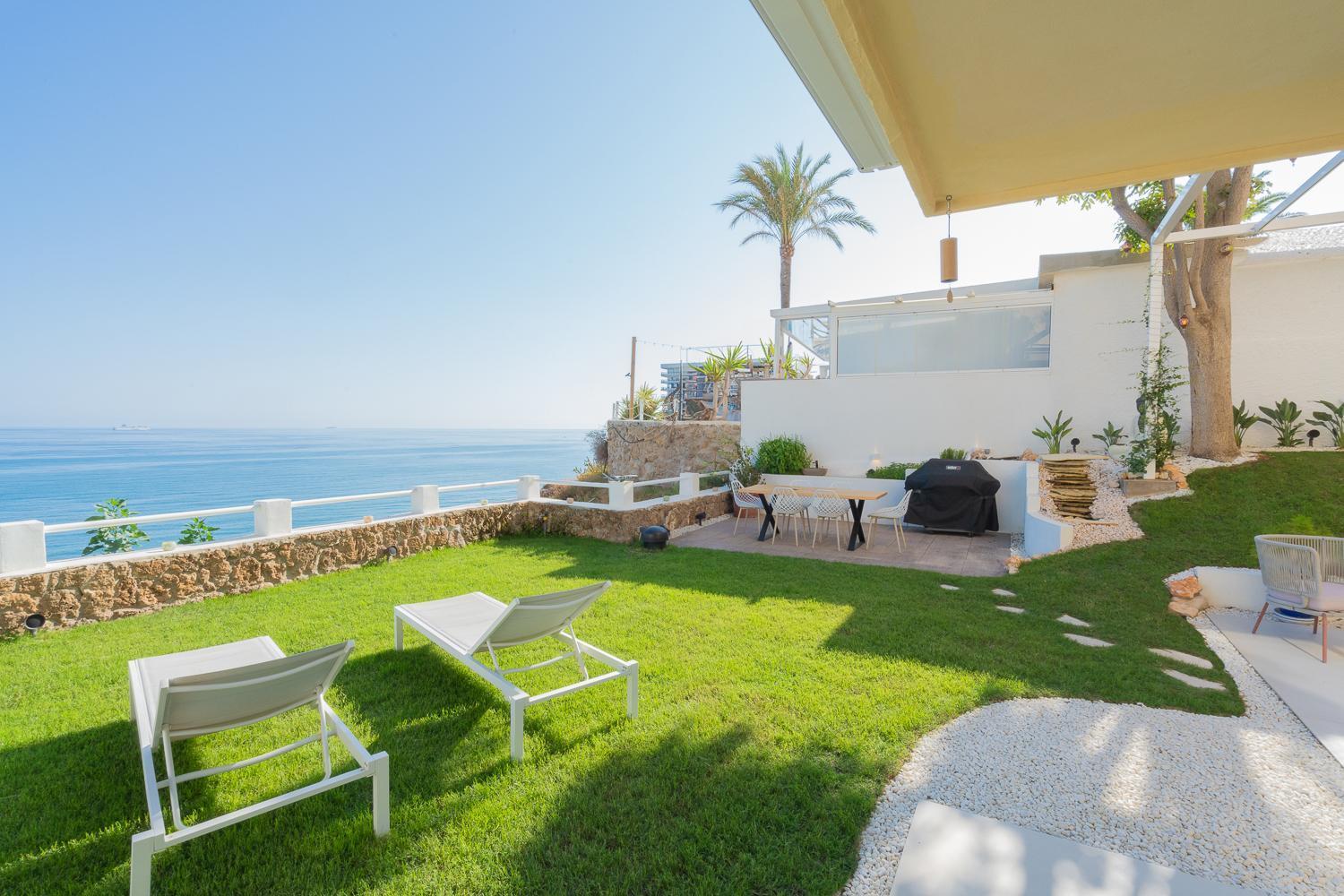 Private 250Sqm Garden Duplex, Jacuzzi, Cinema, Sea View Escape Apartment Torremolinos Exterior photo